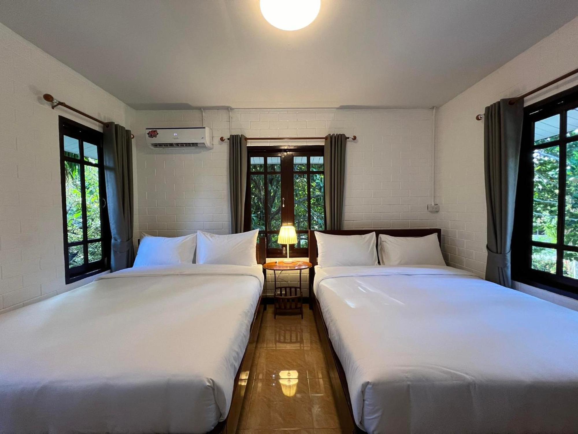 Naisang Hostel Чумфон Екстериор снимка